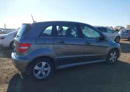 2010 MERCEDES-BENZ B200