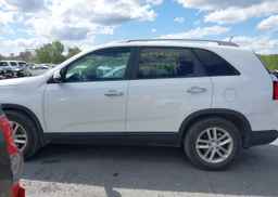 2015 KIA SORENTO LX