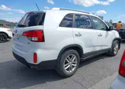 2015 KIA SORENTO LX