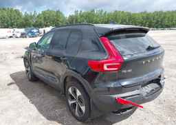 2025 VOLVO XC40 B5 PLUS DARK THEME