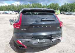 2025 VOLVO XC40 B5 PLUS DARK THEME