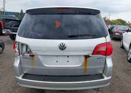 2010 VOLKSWAGEN ROUTAN TRENDLINE