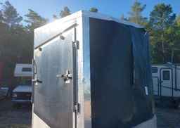2018 TRAILER Lightning Enclosed trailer