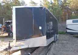 2018 TRAILER Lightning Enclosed trailer