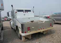 1998 FREIGHTLINER MEDIUM CONVENTIONAL FL60
