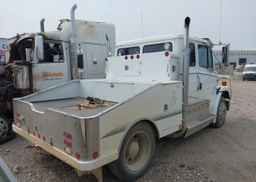 1998 FREIGHTLINER MEDIUM CONVENTIONAL FL60