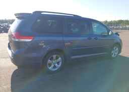 2013 TOYOTA SIENNA V6 7 PASSENGER