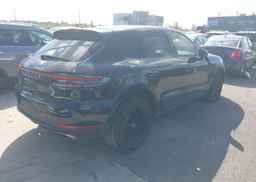 2019 PORSCHE MACAN