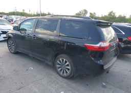 2018 TOYOTA SIENNA LE