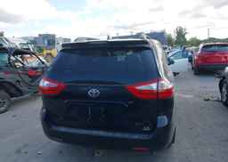 2018 TOYOTA SIENNA LE
