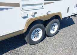 2012 FOREST RIVER EASI CARAVANE 23 Tracer