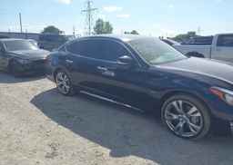 2015 INFINITI Q70L 5.6