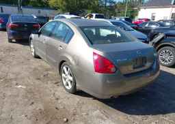 2006 NISSAN MAXIMA SE