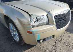 2010 CHRYSLER 300 LIMITED