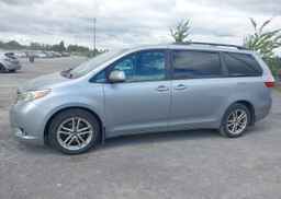 2017 TOYOTA SIENNA XLE 7 PASSENGER