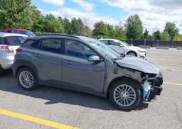 2022 HYUNDAI KONA SE