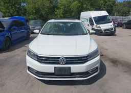2017 VOLKSWAGEN PASSAT SE