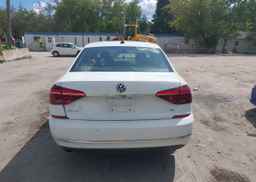 2017 VOLKSWAGEN PASSAT SE