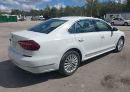 2017 VOLKSWAGEN PASSAT SE