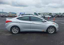 2013 HYUNDAI ELANTRA GL
