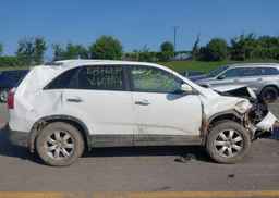 2013 KIA SORENTO LX