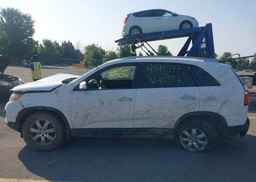 2013 KIA SORENTO LX