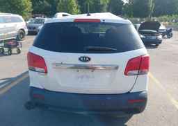 2013 KIA SORENTO LX