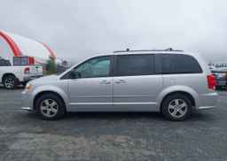 2011 DODGE GRAND CARAVAN SE