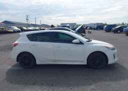 2013 MAZDA MAZDA3 GS-SKY