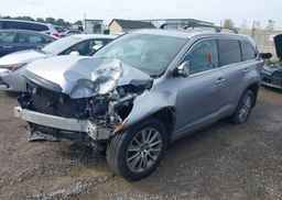 2016 TOYOTA highlander xle