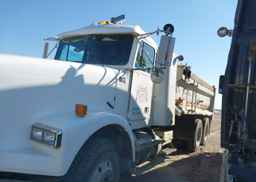 1999 FREIGHTLINER CONVENTIONAL FLD120