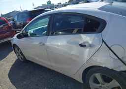 2017 KIA FORTE EX
