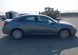 2013 CHRYSLER 200 LX
