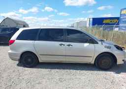 2005 TOYOTA SIENNA CE