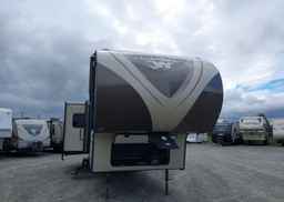 2014 WINNEBAGO MINNIE PLUS 5TH WHEEL TRAILER
