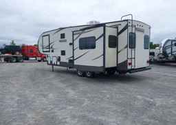 2014 WINNEBAGO MINNIE PLUS 5TH WHEEL TRAILER