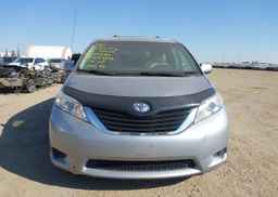 2012 TOYOTA SIENNA LE