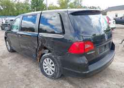 2010 VOLKSWAGEN ROUTAN S
