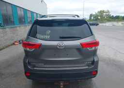 2017 TOYOTA HIGHLANDER LE