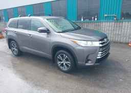 2017 TOYOTA HIGHLANDER LE