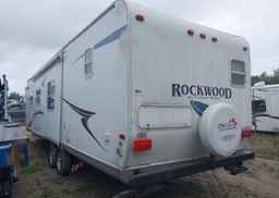 2004 FOREST RIVER ROCKWOOD