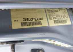 2011 NISSAN VERSA 1.8SL