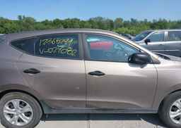 2010 HYUNDAI TUCSON GL