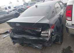 2023 HYUNDAI ELANTRA PREFERRED IVT WITH TECH PACKAGE