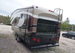 2012 CROSSROADS CRUISER 5 TH WHEEL