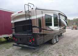 2012 CROSSROADS CRUISER 5 TH WHEEL
