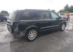 2015 CHRYSLER TOWN & COUNTRY