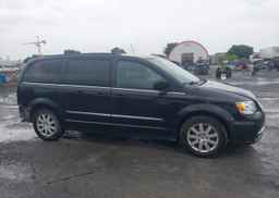 2015 CHRYSLER TOWN & COUNTRY