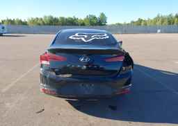2019 HYUNDAI elantra se