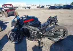 2020 SUZUKI GSX-S 1000SM